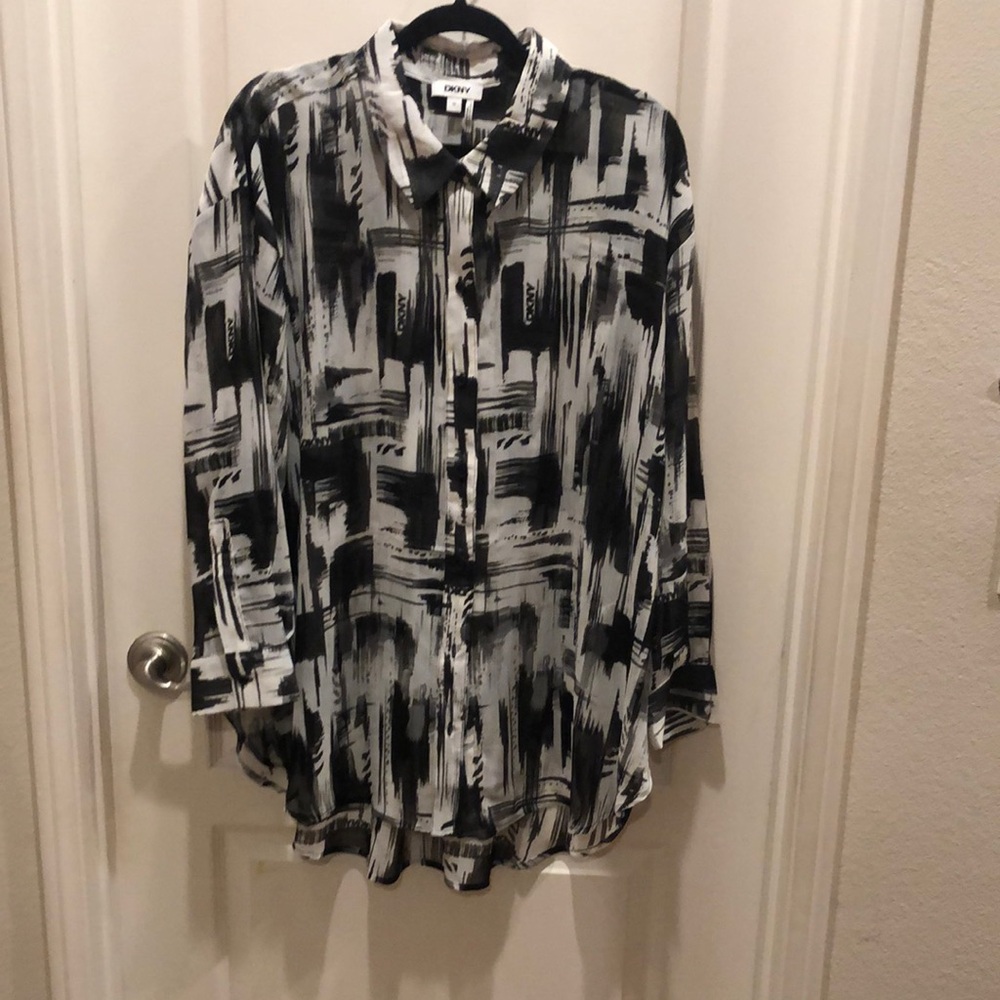 DKNY Black and White Abstract Blouse